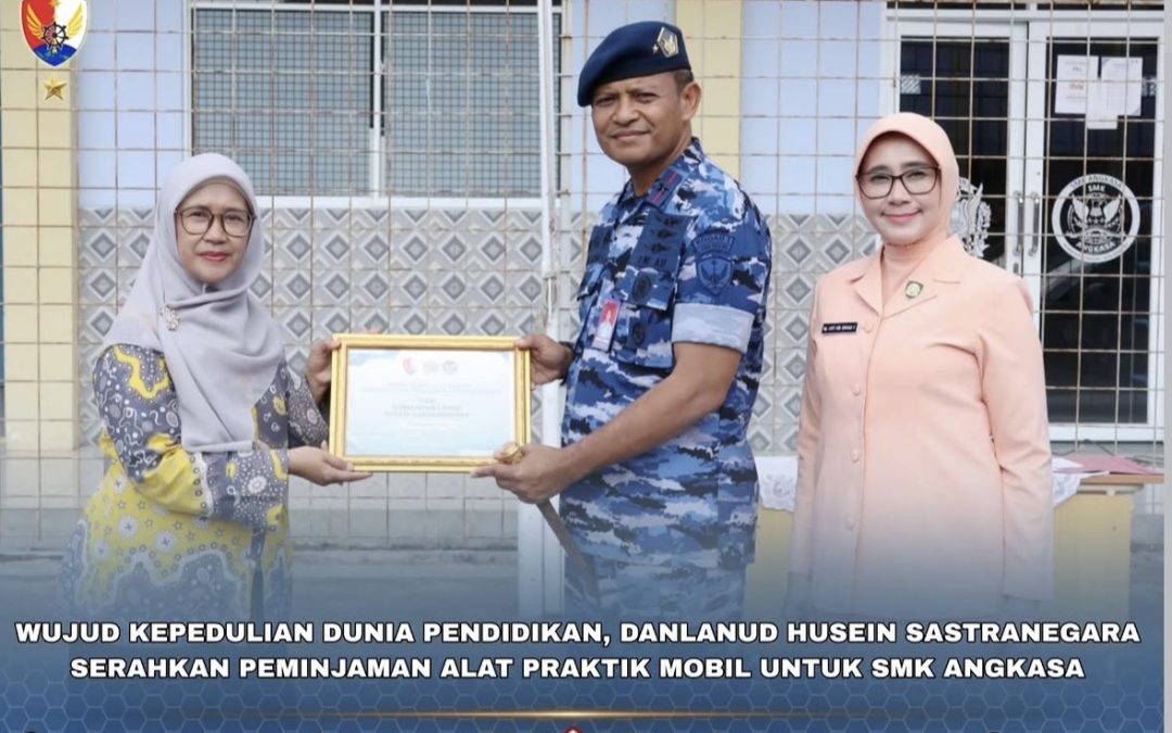 Serah terima alat praktik mobil SMK Angkasa